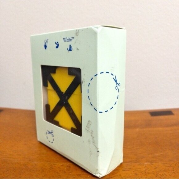 NIB Off White Arrow Airpods Pro Case 3 Apple Yellow Black - Picture 6 of 7